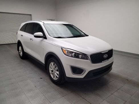 Used 2018 Kia Sorento FWD image 13