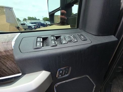 Used 2019 Ford F450 Lariat w/ Lariat Value Package AWD/4WD image 18
