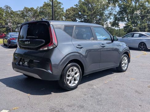 Used 2024 Kia Soul LX w/ Option Group 015 FWD image 4