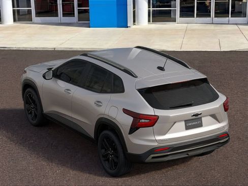New 2026 Chevrolet Trax ACTIV w/ Driver Confidence Package FWD image 2