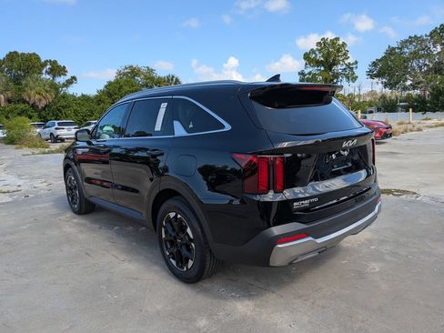 Certified 2025 Kia Sorento S FWD image 6