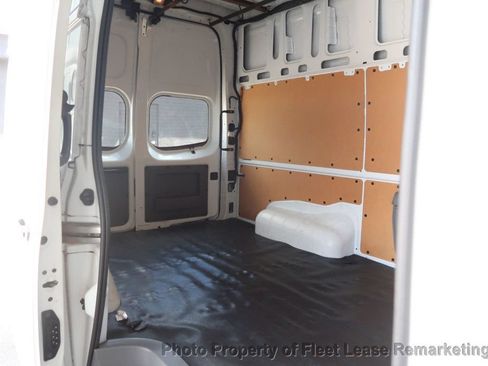 Used 2020 Nissan NV 2500 SV w/ Back Door Glass Package RWD image 19