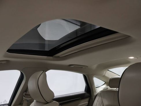 Used 2017 Ford Fusion Platinum image 9