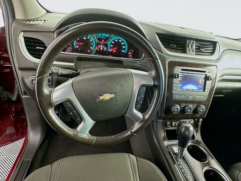 Used 2017 Chevrolet Traverse LT w/ Style and Technology Package FWD image 11