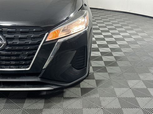 Used 2022 Nissan Kicks SV w/ Interior Electronics Package FWD image 9