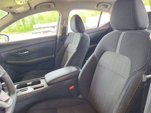 Used 2024 Nissan Sentra SV FWD image 11