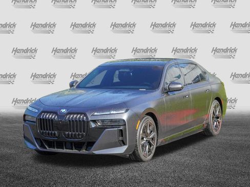 Certified 2023 BMW i7 xDrive60 w/ Executive Package 2 AWD/4WD image 5
