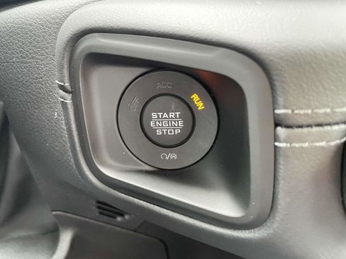 New 2025 Jeep Gladiator Sport w/ Premium Package image 15