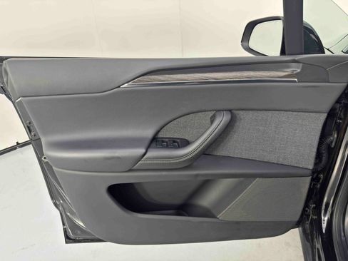 Used 2023 Tesla Model X image 46