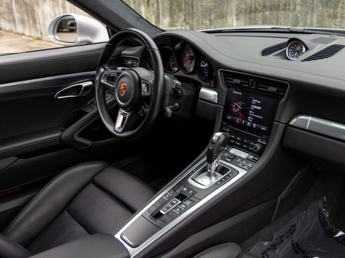 Certified 2017 Porsche 911 Carrera 4S image 43