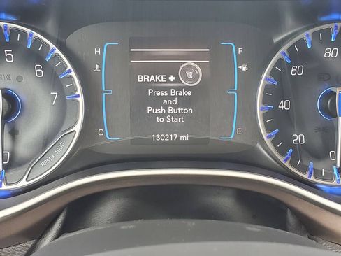Used 2017 Chrysler Pacifica Touring-L FWD image 14
