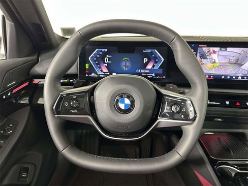 Used 2025 BMW 530i xDrive 530i xDrive w/ Premium Package image 20