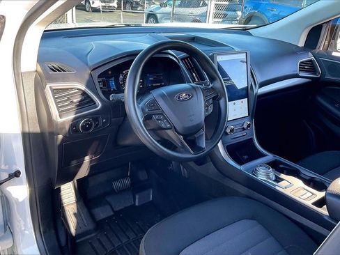 Used 2023 Ford Edge SE w/ Black Appearance Package image 11