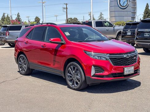 Used 2023 Chevrolet Equinox RS w/ RS Leather Package AWD/4WD image 5