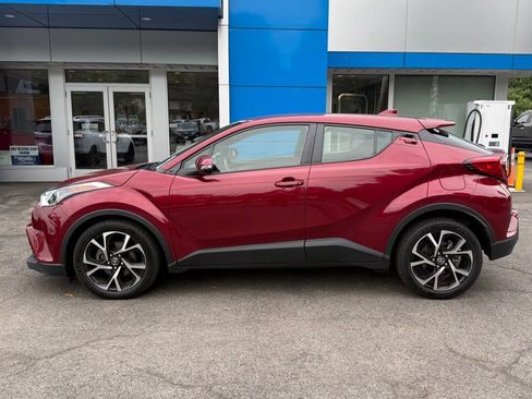 Used 2019 Toyota C-HR XLE FWD image 8