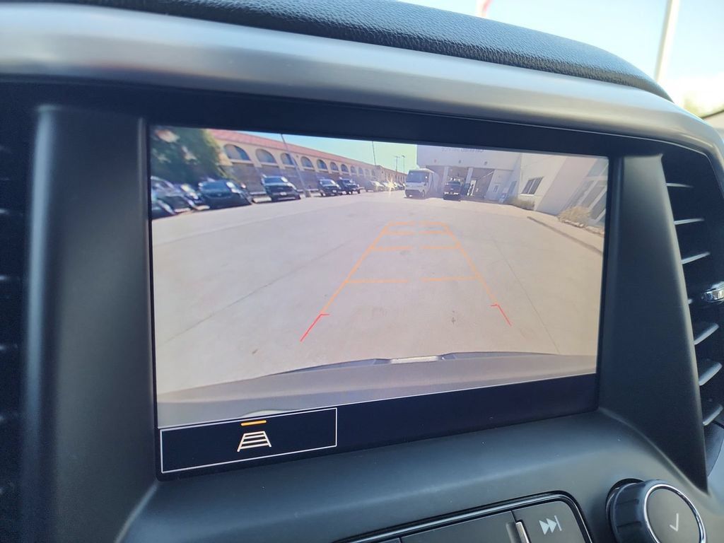 Certified 2023 GMC Acadia SLT AWD/4WD image 17