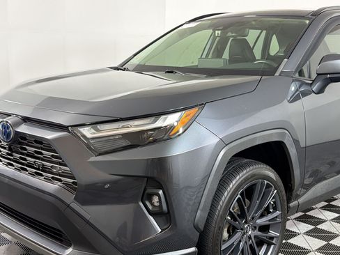 Used 2022 Toyota RAV4 Limited AWD/4WD image 19