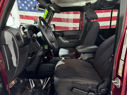 Used 2013 Jeep Wrangler Unlimited Sport image 9