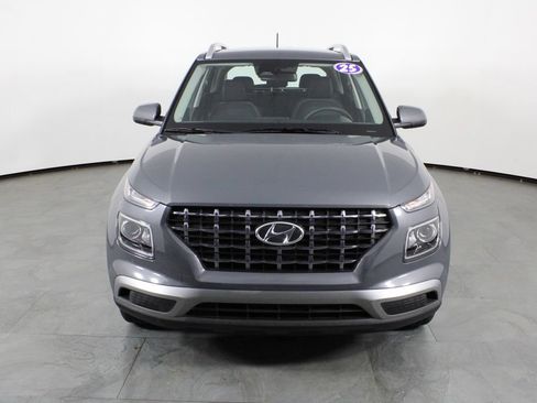 Certified 2025 Hyundai Venue SEL FWD image 13