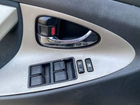 Used 2011 Toyota Camry SE w/ SE Extra-Value Pkg #1 FWD image 23