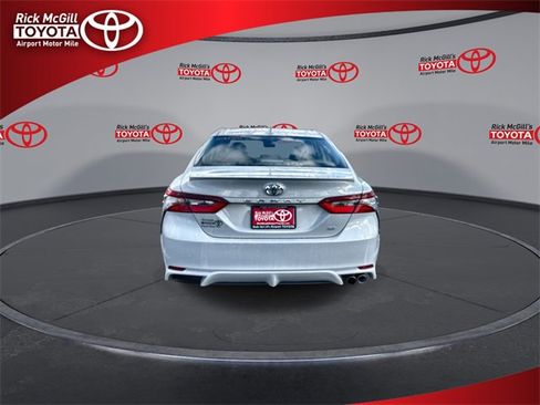 Used 2023 Toyota Camry SE image 7