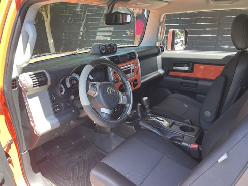 Used 2013 Toyota FJ Cruiser 4WD w/ Upgrade Pkg image 22