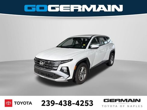 Used 2025 Hyundai Tucson SE FWD image 1