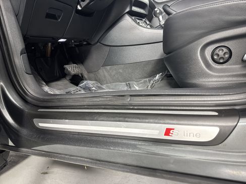 Used 2018 Audi Q3 2.0T Premium AWD/4WD image 11