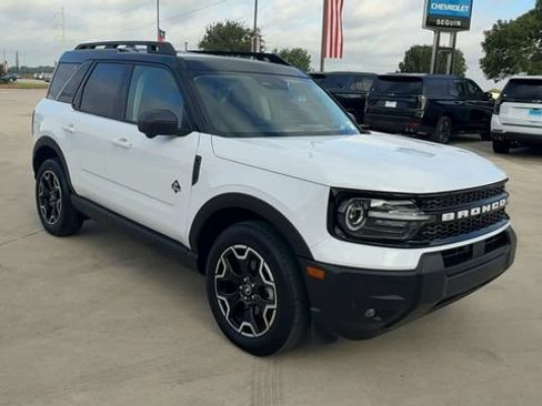 Used 2025 Ford Bronco Sport Outer Banks w/ Outer Banks Tech Package+ AWD/4WD image 2