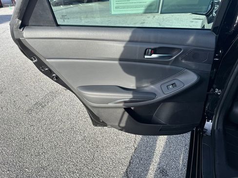 Used 2021 Toyota Avalon XLE image 21