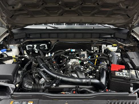 Used 2025 Ford Bronco Badlands AWD/4WD image 19