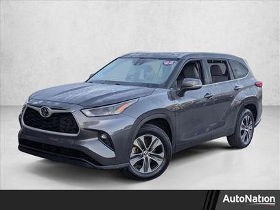 Used 2022 Toyota Highlander XLE
