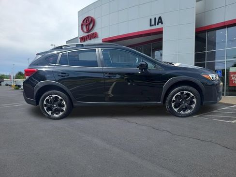 Used 2021 Subaru Crosstrek 2.0i Premium AWD/4WD image 2