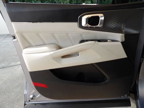 Used 2021 Kia Sorento SX image 8