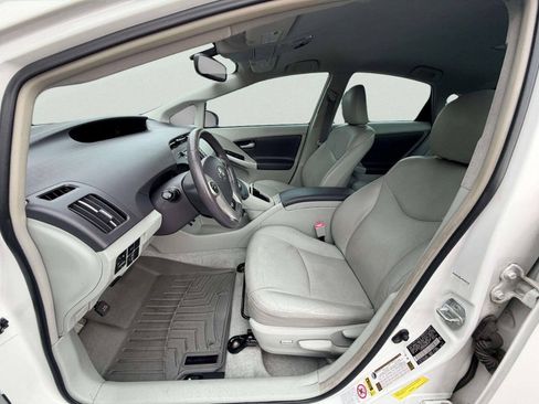 Used 2010 Toyota Prius Five w/ Advanced Technology Pkg FWD image 16