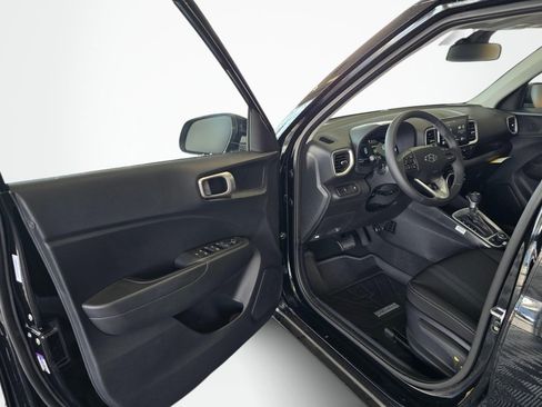 New 2026 Hyundai Venue SEL FWD image 32