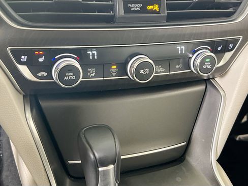 Used 2018 Honda Accord Touring image 16