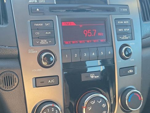 Used 2013 Kia Forte SX image 31