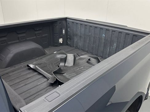 Used 2021 Chevrolet Silverado 1500 High Country w/ Technology Package image 27