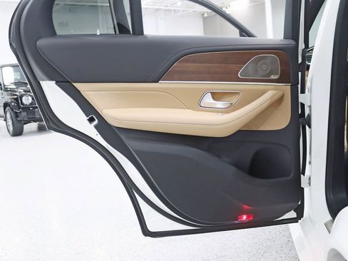 Used 2024 Mercedes-Benz GLE 350 4MATIC image 38