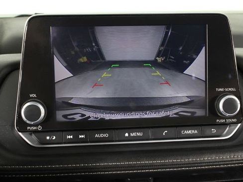 Certified 2025 Nissan Rogue SV image 30