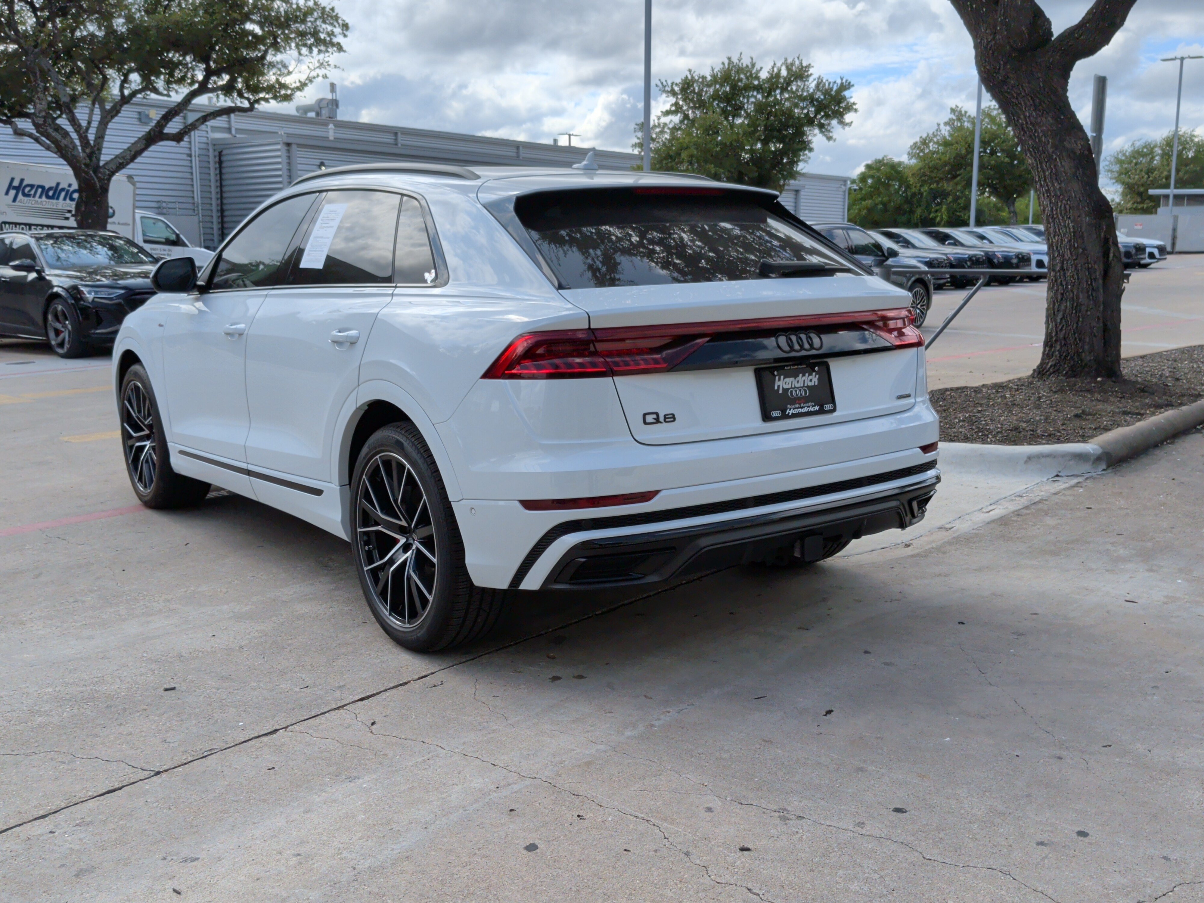 Used 2023 Audi Q8 Prestige AWD/4WD image 8