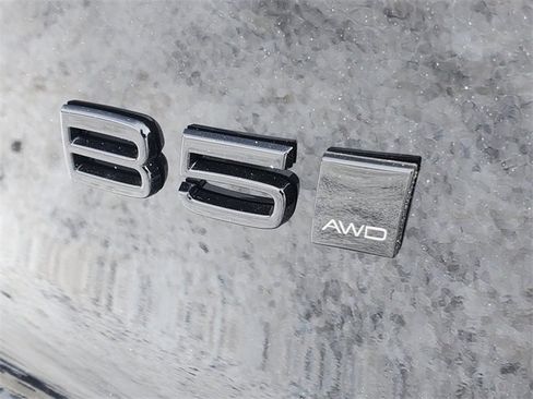 New 2026 Volvo XC40 B5 Ultra w/ Protection Package Premier image 8