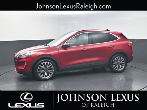 Used 2020 Ford Escape Titanium image 2
