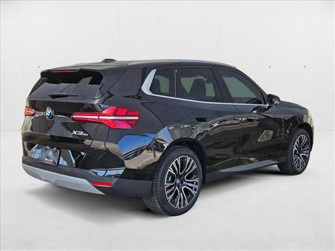 Used 2025 BMW X3 xDrive30i w/ Convenience Package image 2