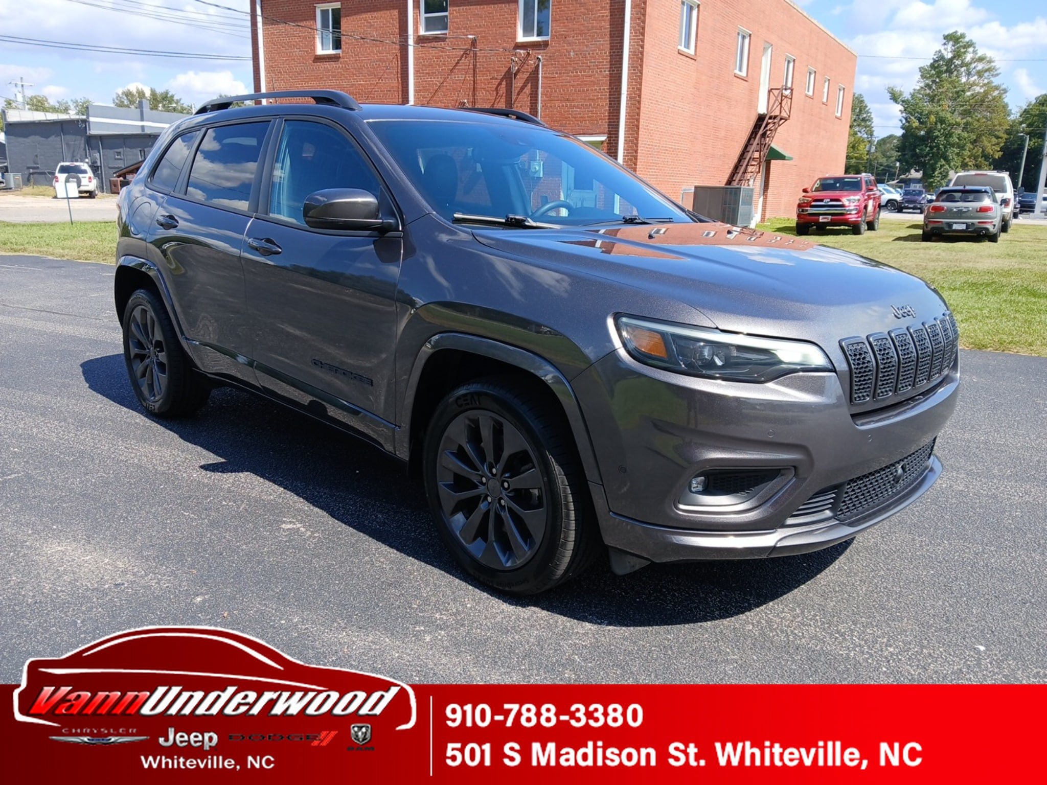 Used 2019 Jeep Cherokee High Altitude FWD image 1