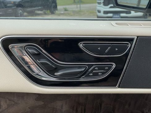 Used 2019 Lincoln Navigator Reserve AWD/4WD image 38