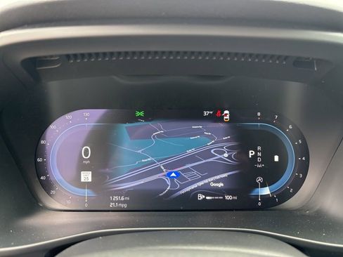 Certified 2023 Volvo XC40 B5 Plus w/ Protection Package Premier image 18