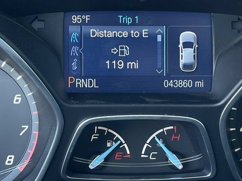 Used 2014 Ford Focus SE FWD image 12