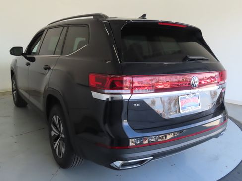 New 2026 Volkswagen Atlas SE FWD image 7